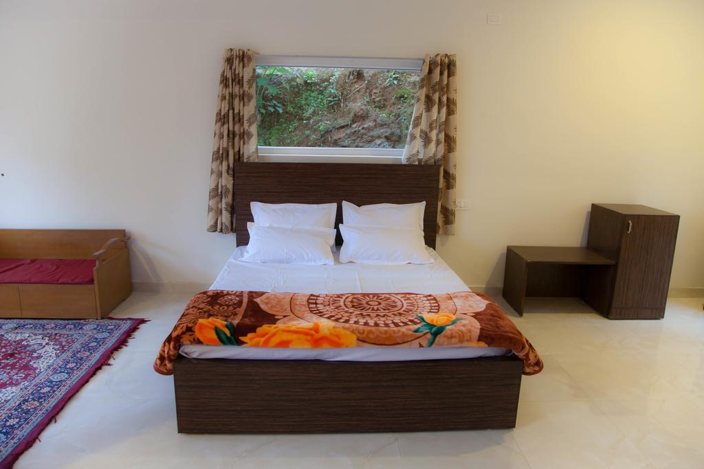 Petra Family Guest House Vālpārai Chambre photo